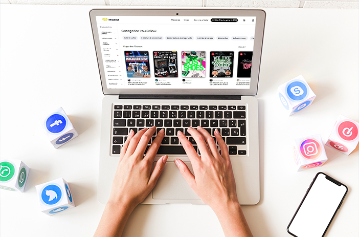 Person promoting livestream on social media